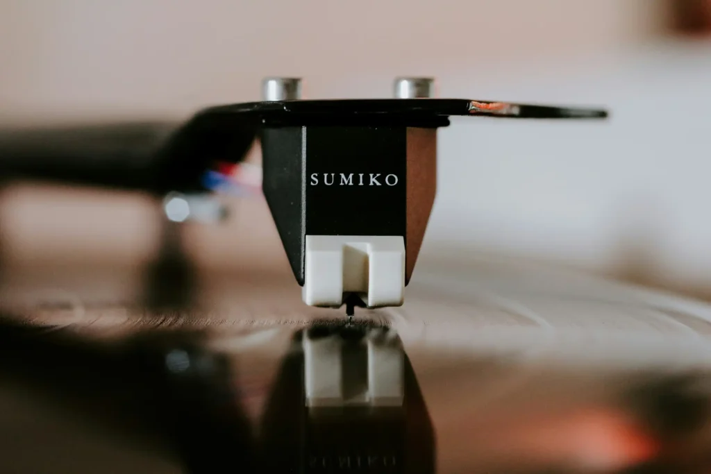 Guide complet pour savoir quand changer le diamant de sa platine vinyle sans abîmer ses disques