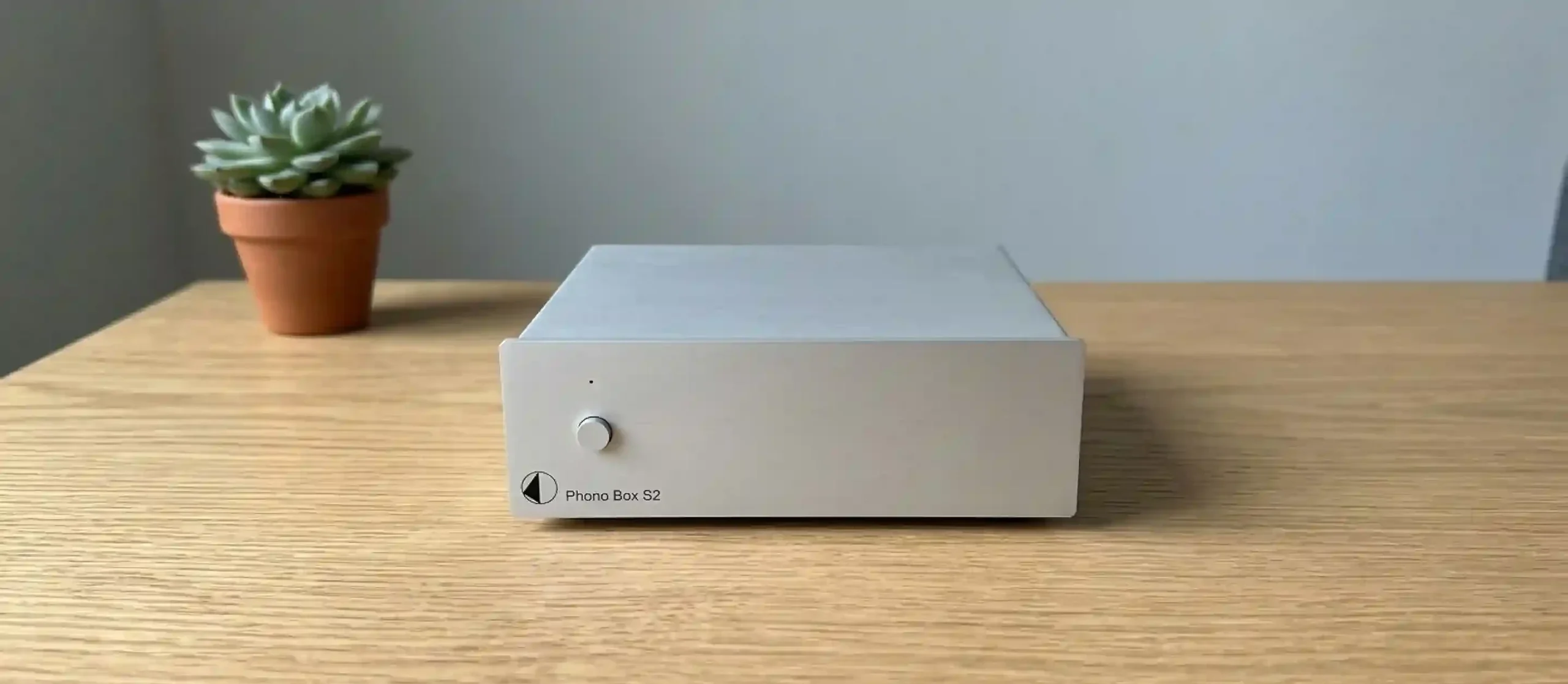 Pro-Ject Phono Box S2