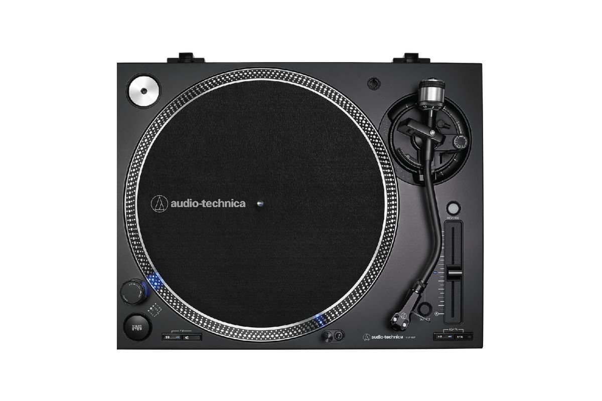 Audio-Technica AT-LP140XP vue de dessus avec plateau aluminium moulé, bras en S et cellule AT-XP5 fournie