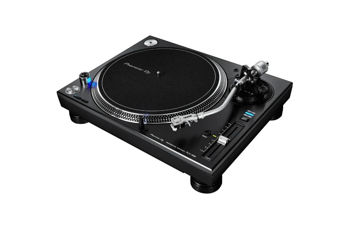 Platine vinyle Pioneer DJ PLX-1000 à entraînement direct, vue trois-quarts