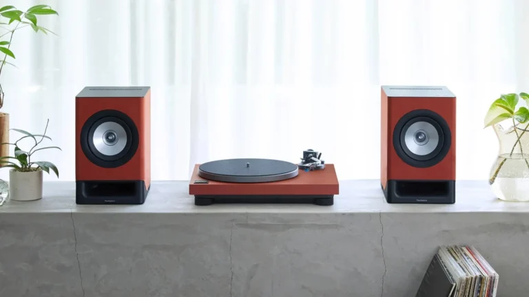 Platine vinyle Technics à entraînement direct, gros plan d'ambiance