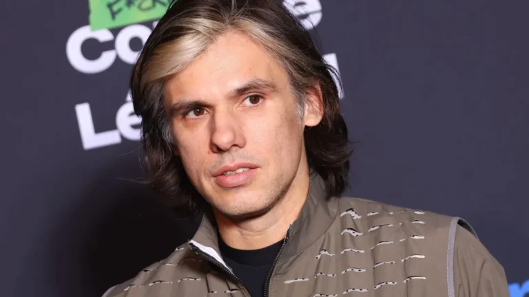 Orelsan, visuel d'en-tête de la page consacrée à sa discographie vinyle